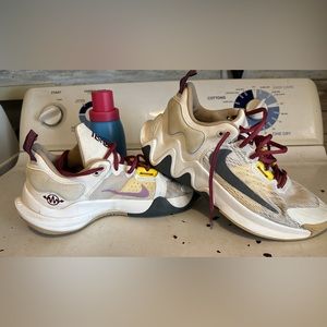 Boys giannis antetokounmpa size 7.5